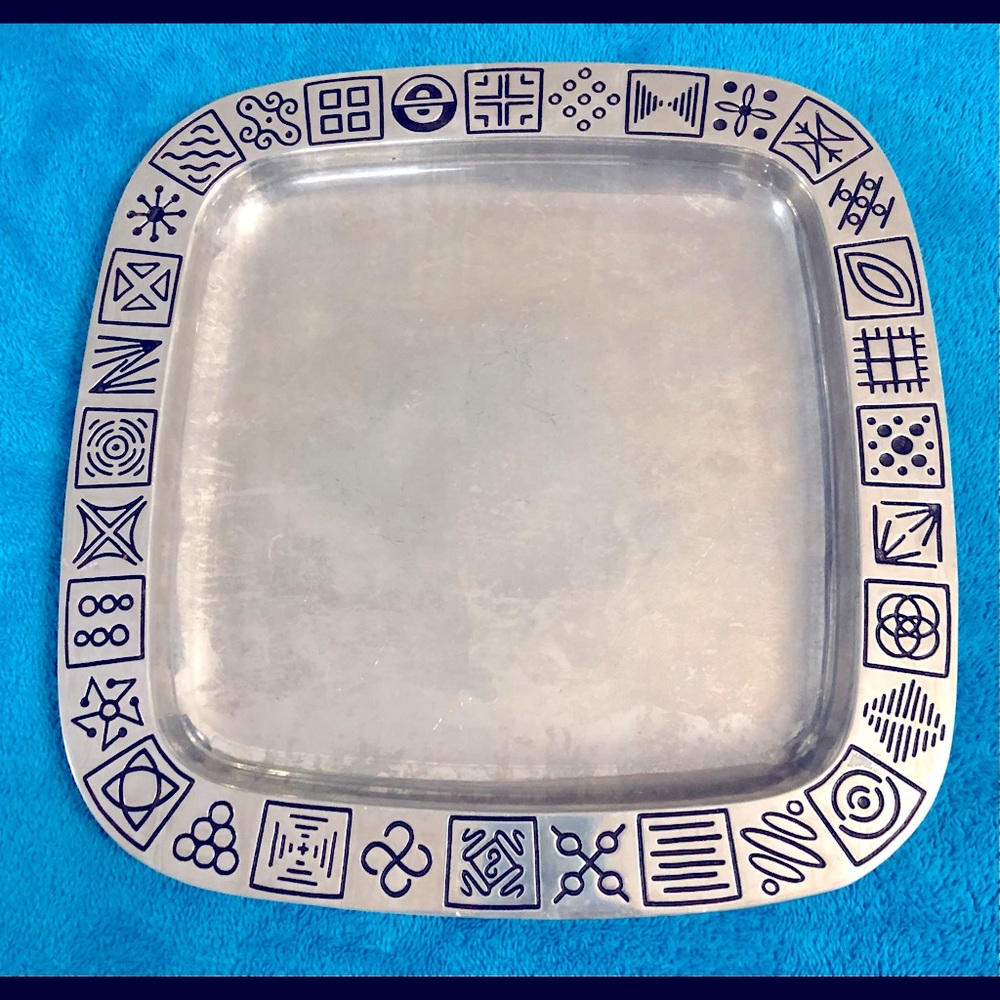 Rare Vintage Platter by Wilton Armetale. 14x14.